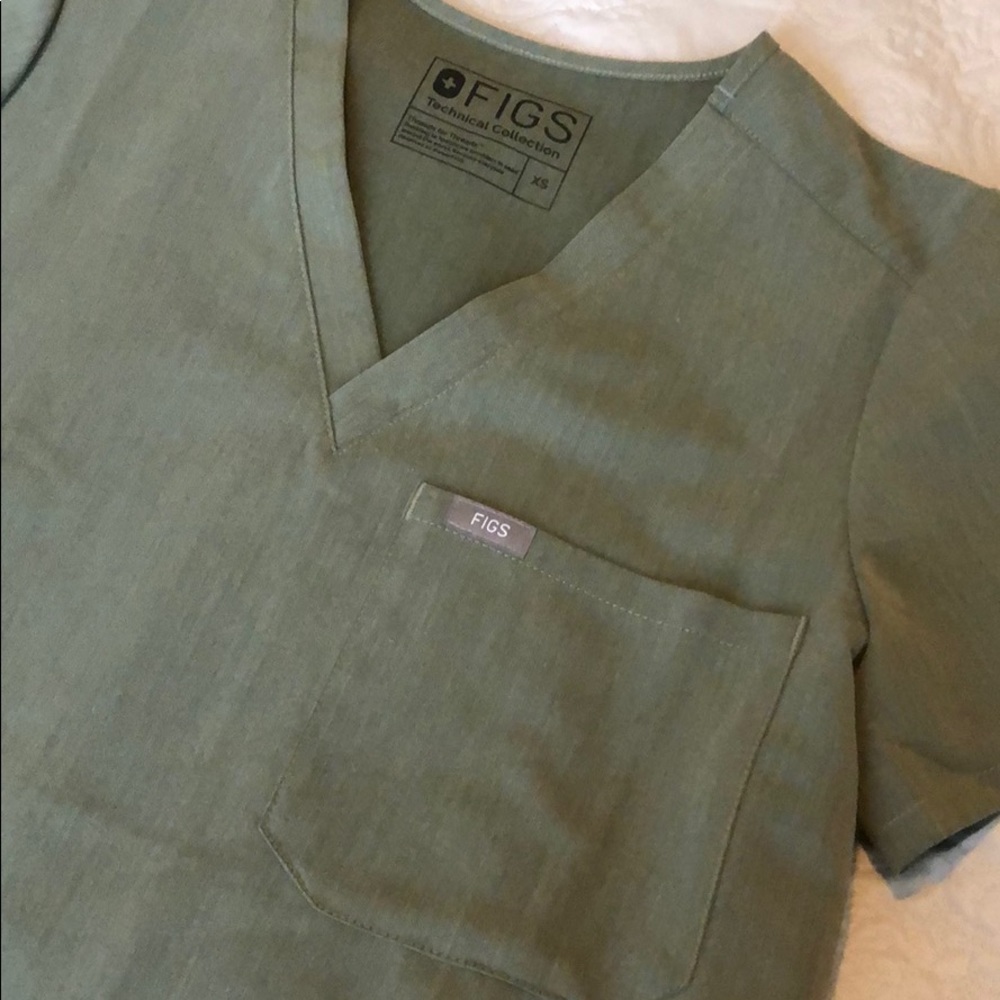 Figs Scrub Top